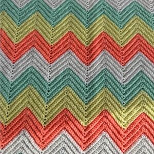 Vintage hand made baby  blanket
Chevron pattern